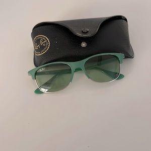 Green (Rare) women Rayban! NWT